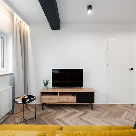 Loft Style Apartment Opienskiego Close To The Zurawiniec Nature Reserve By Noclegi Renters 波兹南 外观 照片