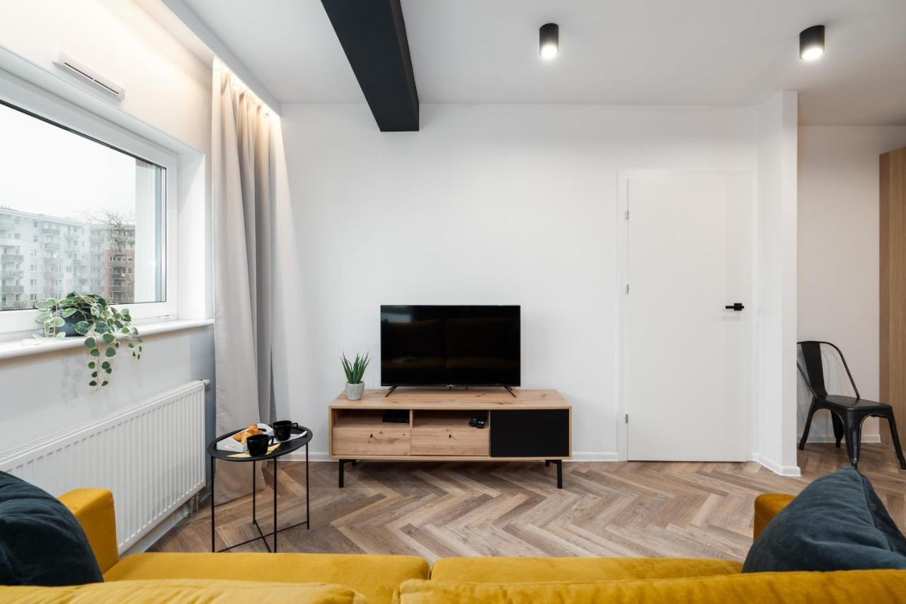 Loft Style Apartment Opienskiego Close To The Zurawiniec Nature Reserve By Noclegi Renters 波兹南 外观 照片